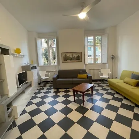 Ineja In The Heart Of Oneglia, Within Walking Distance Of The Sea شقة